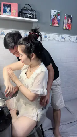 Thơm lâu mà cuốn lắm mấy bà   #suaduongthe #huongnuochoa #suaduongthezib 