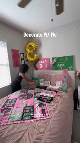 Decorate my AKA bed with me💚🩷 #probate #aka #1908 #decoratewithme #roomdecor #curlyhair #Vlog 