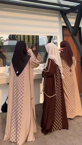 Membalas @IeLa Silvy Pake Abaya Giza dijaminnn Autoo jadi pusat perhatian oranggg 😜🤭 Buruannnn dichekout sebelum kehabisannnn 🔥‼️#abaya #abayarayon #dasterviral 