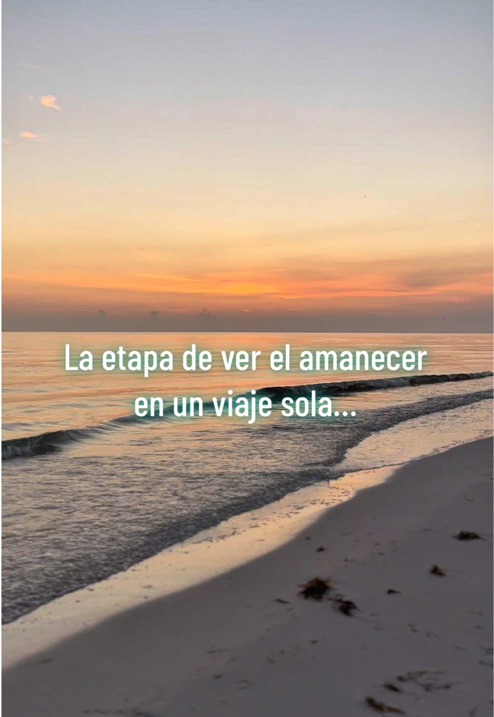 La etapa de viajar sola a una playa secreta para ver el amanecer en La Playa recomiendo no saltártela. Video sin audio viral, porque quiero que escuches el mar, oceano y la naturaleza al Amanecer, porque aqui no hay ruido, voces de gente ni nada que te moleste, no hizo falta nada mas para que fuera un viaje perfecto. #playa #fyp #vacaciones #viajes #milugarfeliz 