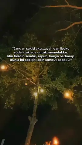 kadang luka itu bukan cuma dari perlakuan...tapi dari sadar bahwa tak ada lagi rumah untuk pulang. #quotes  #motivasidiri 
