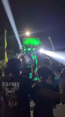 basisss 80 bgttt😝🐒@sinarrroktaviaxx_#dancer#karnaval2025#ikspi_kerasakti1980 #paskerciduKS#jombang24jam 
