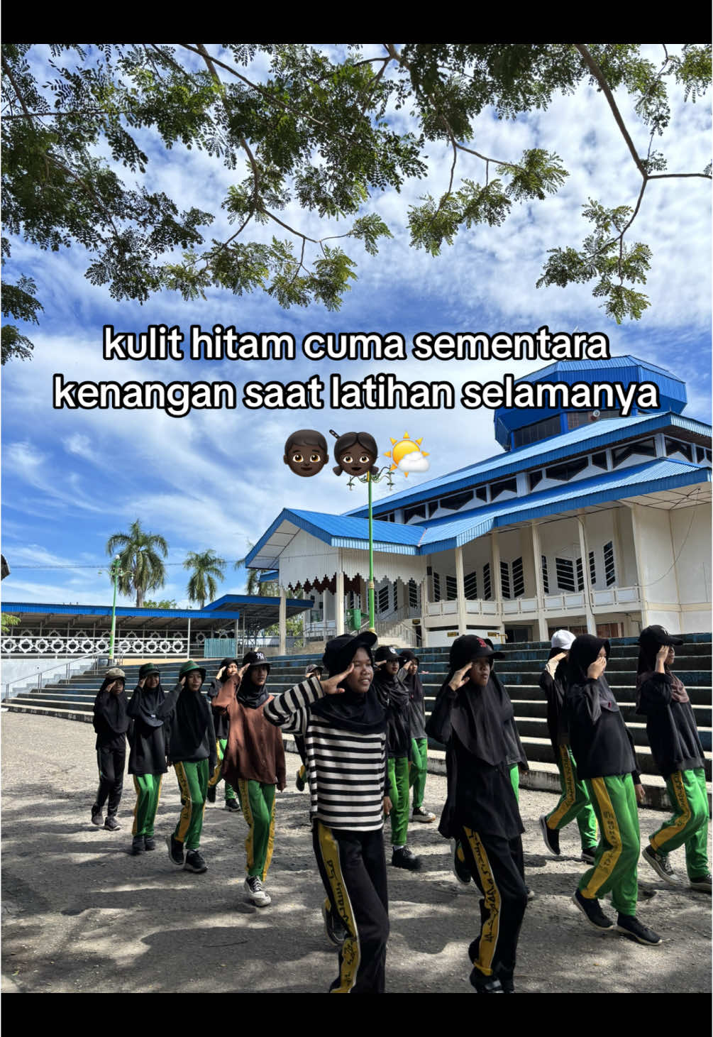 malotong😌👧🏿👦🏿 #fotolive #livephotos #fyp #forever #foreveryoung #17agustus #lomba #latihan #gerakjalan17an #lomba17agustus #gerakjalan #siswa 