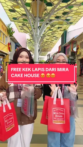 Jawab soalan dapat Kek Lapis, dah follow Mira Cake House pun dapat Kek Lapis! Ktkorg dah follow Mira Cake House belom????? 😍😍😍 #miracakehouse #MiraKekLapis #keklapissarawak #kuchingsarawaktiktok #kuchingfoodie #fypシ #keklapispremium #keklumutsarawak #kekbelacan #socialcontent 