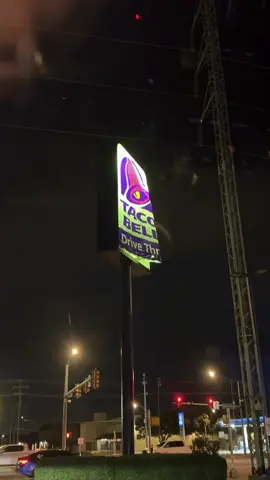 May her light guide us to the promised land. #tacobell #tacos #burritos #latenight #midnightsnack 