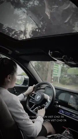 Cả một đời rất dài, chọn sai người đều là dày vò. Một đời rất ngắn, chọn đúng người thì cả một đời cũng không đủ.. #43danang #tranglebmw #ilovetiktok #xuhuongtiktok #bmwdanang #CapCut #viralvideo 