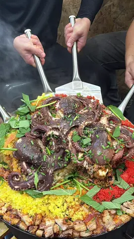쭈꾸미 삼겹살 얼른 쭈삼  쭈꾸미 삼겹살 볶음밥 솥뚜껑에 해 먹으면 다 맛있지 ㅋ If you make jjukkumi samgyeopsal fried rice on a sotttukkeong, it’s all delicious. lol #솥뚜껑 #솥뚜껑삼겹살 #솥뚜껑쭈삼 #쭈꾸미삼겹살 #솥뚜껑요리  #요리추천 #먹방 #쭈삼 #아재들 #아재요리 #쭈삼레시피 #해산물  #저녁메뉴추천 #볶음밥 #대용량  #spicyoctopus #Mukbang #PorkBellyFriedRice #SeafoodAndPork 