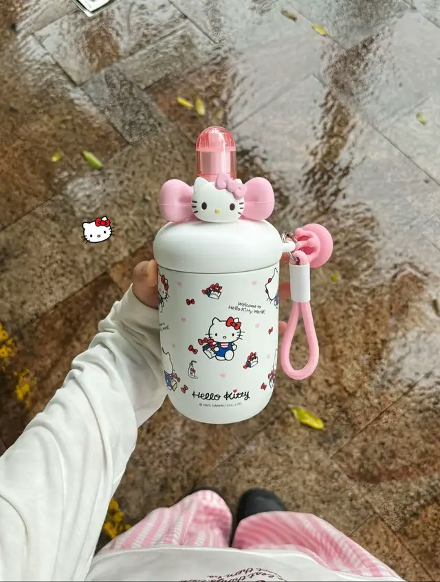 #cute #binhnuoc #hellokitty 