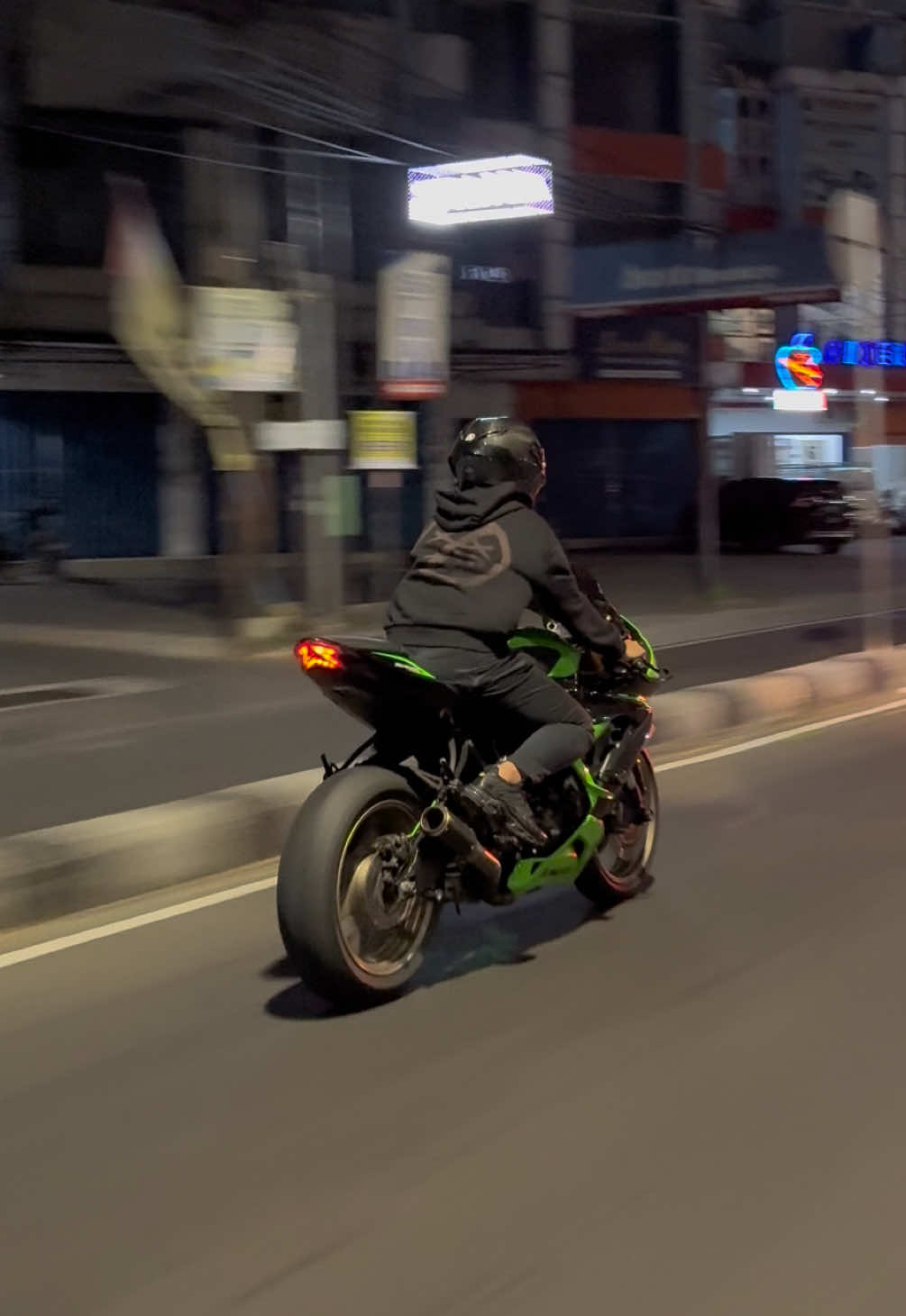 menikmati ringroad jogja 🙂‍↕️ #zx636 #zx6r #kawasaki #fyp 