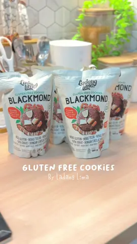Restock cookies dietku lagi 💕 Ga pernah ngerasa bersalah lagi ngemil pas diet kalo ginii ✨ #cookiesdiet #cookies #cemilandiet #cemilan #ladanglima #cookiesladanglima #blackmondcookies 
