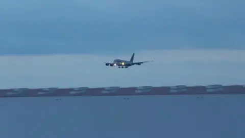 ★ Qatar A380 – Smooth Landing at Dusk ★ #aviation #airplane #geek #aircraft #viral_video #pilot #airport #plane #airbus #boeing #fypdong #fypsounds #videoviral #💫 #fyp 