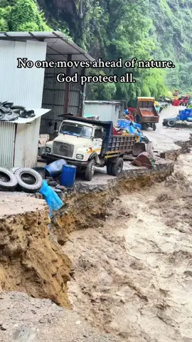 No one moves ahead of nature. God protect all.#engineeringlife💪👷🏗️🏢 #myviralvideo #keepsupporting #keeploving #goviral #fypシ゚ #trending #foryoupageofficiall❤️❤️tiktok 