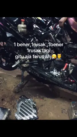 sabar bgt maen motor artefak satu ini 🥰 #kzrlastri #fypシ゚ #kzrperformance #kzrgank #kzrdailyuse #oldbutgold #lewatberanda 