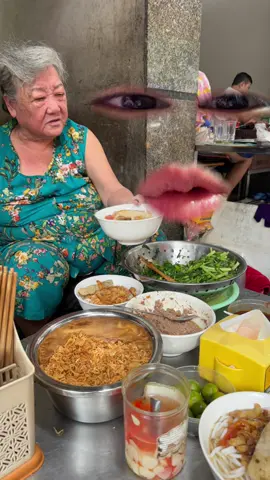 #vanvatbietnoi bún canh Hoè Nhai hú hú
