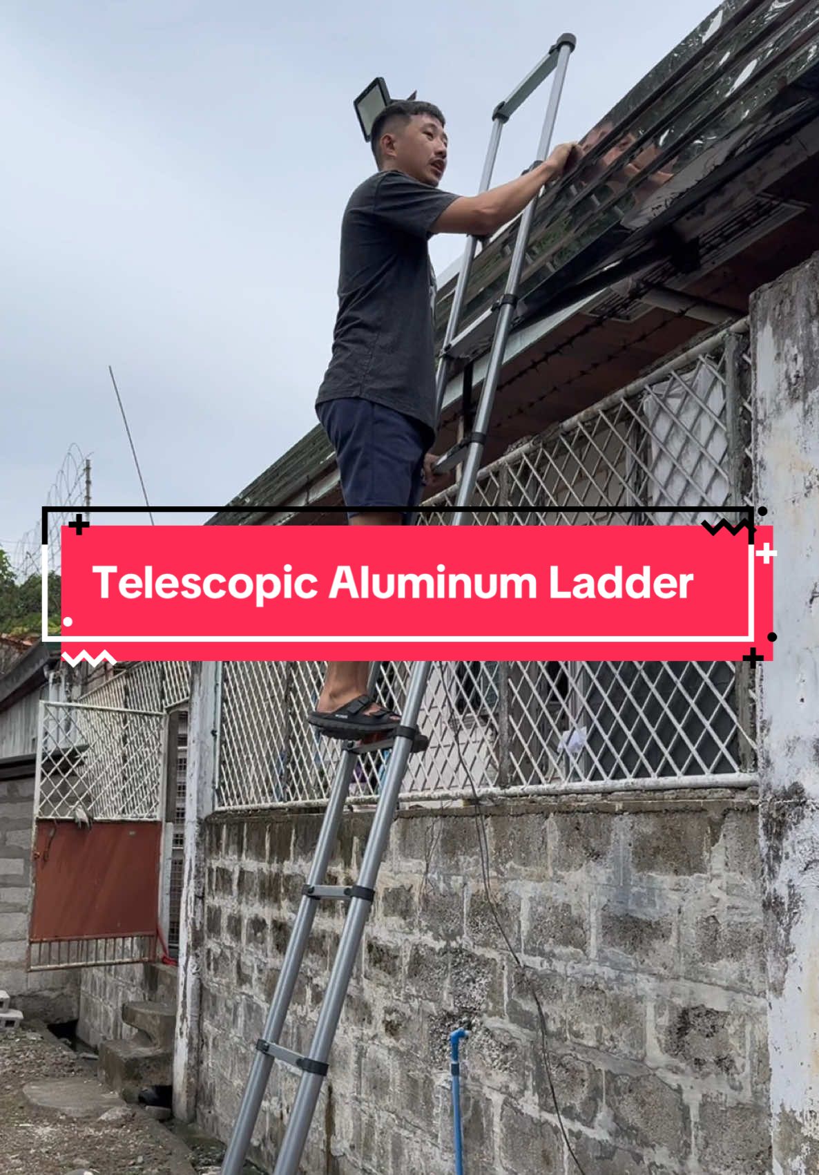 Napaka haba pala netong Telescopic Aluminum ladder ang daling gamitin at siguradong matibay #ladder #telescopicaluminumladder #aluminumladder #foldingladder 