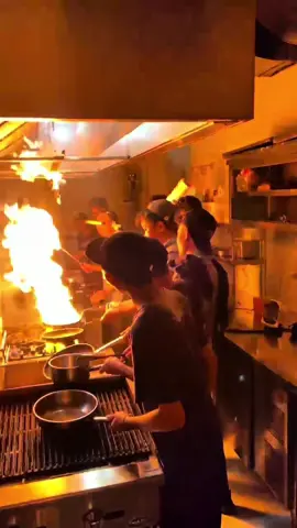 happy weekend para mesin tempur  #promomakanmerdeka #CapCut #wok #kitchen #cheflife #chefsoftiktok #fyp #nobaper #chef #fyppppppppppppppppppppppp #trending #viral #viralvideo #worklife #promoseruweekend #kulinerjogja #duniakerja 