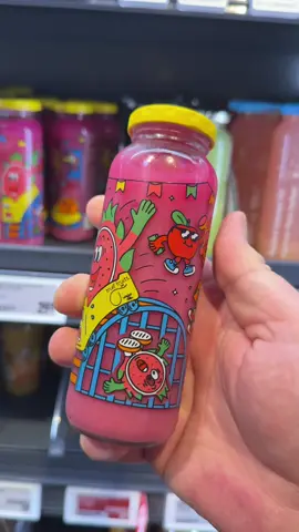 Von true fruits gibt es eine neue Limited Edition. Der Pinke und der gelbe Smoothie haben neue limitierte Flasche mit ordentlich Kirmes drauf. Sehen richtig süß aus und machen gute Laune, oder? 🥰 