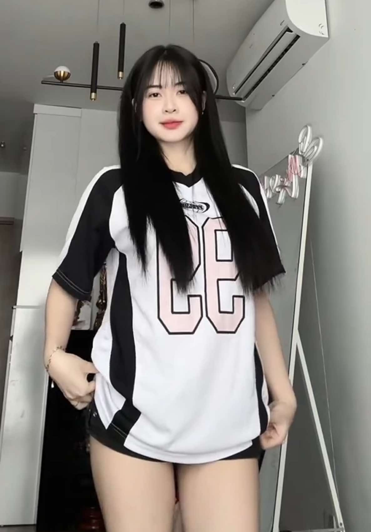 Lấy cho chị cái kim! (dc:@Quắnn là Quânn)
