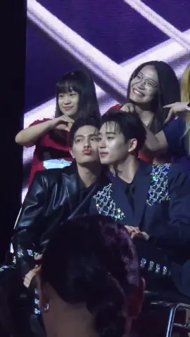 เอสยอมแนบแก้มแล้วดูวิลเลี่ยมยิ้มใหญ่ #williamest #วิลเลี่ยมเอส #est_rvp #williamjkp #williamestfancond1 