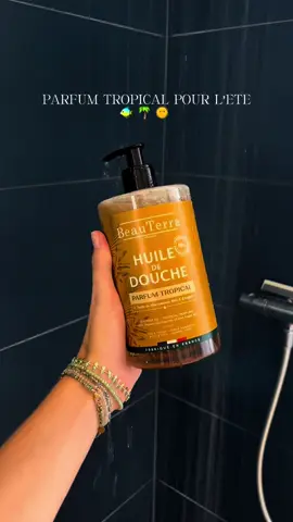 Senteur TROPICAL pour l’été avec l’huile de douche de chez BEAUTERRA 🌴🐠  en partenariat avec Beauterra @laboratoire.beauterra #beauterra #huilededouche #Summer 
