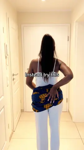 POV: When the beat drops and you’re trying not to lose control…  ✨ Want to level up your flow? Start by learning to isolate your hips from the rest of your body. This simple technique can make your movement look smoother, more controlled, and effortlessly powerful. 🎶 Este Fania - Tou a Sofrer For more Inspiration follow @NellaNduku 💃🏾 #waisteline #bodymovement ##hipisolations #kizombalove #kizombadance #ginga #hipmoves 