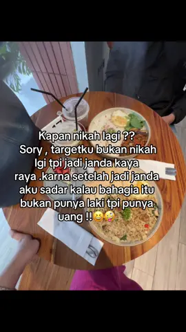 Inget bahagia itu punya uang , punya laki tpi ga ada uang ya pun meranaaa🤭🤭🤭 
