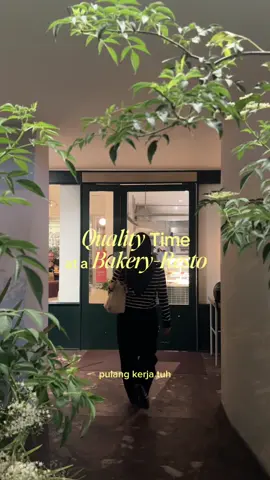 loved spending our time dining at this bakery-resto yang calming after a long day of work😴🩷 📍PIPINOS  #pipinos #kulinerbandung #cafebandung #restobandung #placetogo 