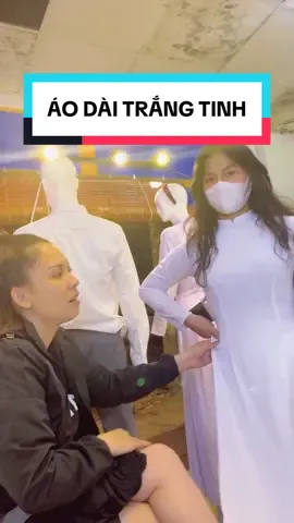 Áo dài trắng cuốn quá mấy bà#backtoschool2025 #tiktoktrend #xuhuongtiktok #aodai #aodaivietnam #aodaitruyenthong #quan7 #thpt 