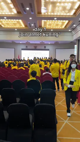 jadi mas” kuning🙂‍↔️                                        #universitasterbuka #ut #maba #day1 #fyp 