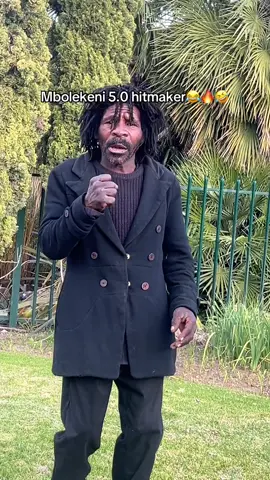 Let’s stream the song and abuse the sound😂🔥 @keddy_matlokotsi 🗿 #sliqrecords #fypシ゚ #tiktoksouthafrica #trendingvideo #foryoupage #mzansitiktok #malomewakeddy 
