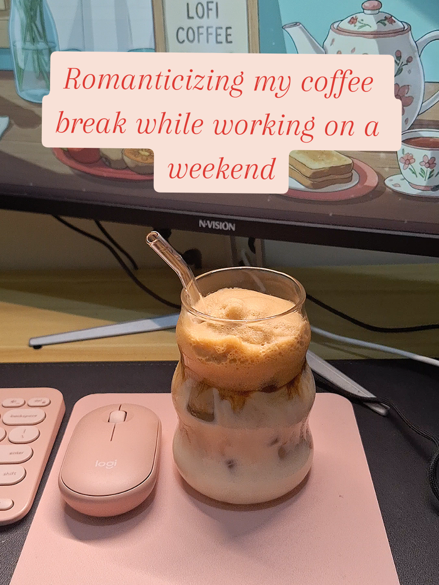 POV: Romanticizing my coffee break while working on a weekend  ☕️👩‍💻 Still love using my curve glass cup from locaupin 🤭 #coffeebreak #fyp #glasscup #coffeeglass #coffeecup #locaupin 