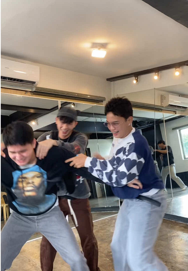 GROOVY with a little bit of CRAZY! @AbZtract Travis, @AbZtract Gab, @AbZtract Raivin, @AbZtract Hans  #AbZtract #NewGeneration #LuminousArtist #LuminousStudios #FYP #DespacitoDanceTrend