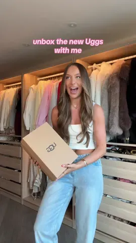 These are a big slay !! Unbox the new style of Uggs with me🤭 #uggmicro 
