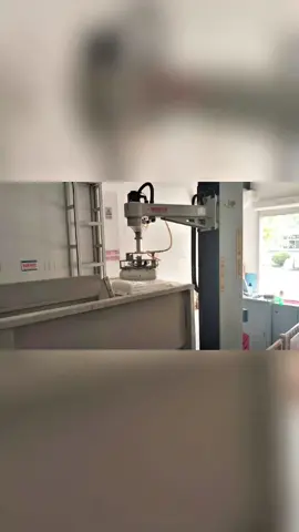 #robot #sixaxisrobot #chineserobot #industry #industrialdesign #industrialrevolution #automation #loadingandunloading #palletizer #palletizingrobot #plate  #fyp #businessautomationsolutions #column #columnrobot 