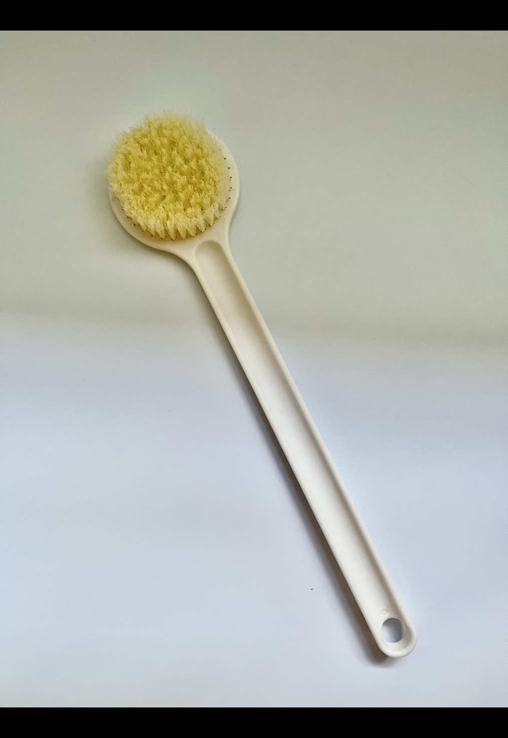 Para sa smooth & fresh skin! #bathbrush #showerbrush #bodybrush #bathbrushwithlonghandle 