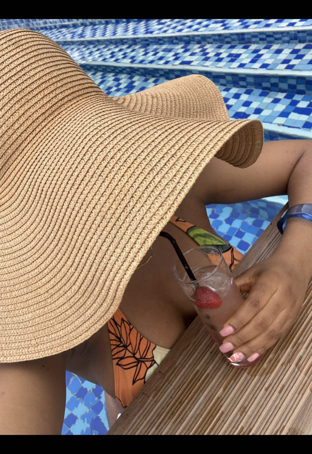 Radiating gorgeousness with a little bit of sparkle🥰🤭 #fyp #explore #nigeria #nigeriatiktok🇳🇬🇳🇬🇳🇬 #frankie  @Francesca Odoh 