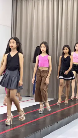 Fashion Training 👯💥🔥#kanhaslerkchercatwalkclass #studentkanhaslerkcher 