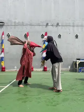Capeee banget liat kelakuannn mama2 dan nenek2 ini 😭🤣 #17ancore #promomakanmerdeka #karawang #fyp #firal 
