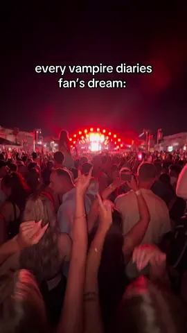 just two besties living their best life 🤩🤩 #ushuaia #ushuaiaibiza #calvinharris #feelsoclose #tvd #vampirediaries #ibiza 