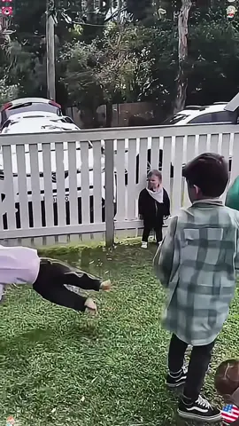 Baby’s unlucky moment 😂😂#funny #pet #animal #usa🇺🇸 #funnymoments #funnyvideos #tiktok #fypシ #foryou #funnyvideo #haha 