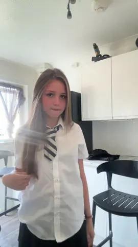 #schoolgirl #schooluniform #schoollife #kneehighsocks #school 