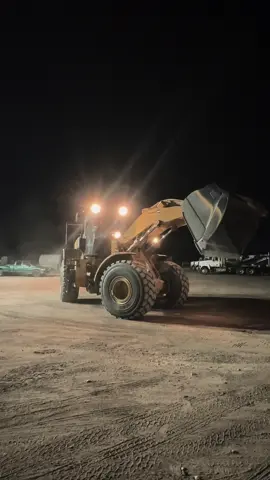 CAT just does it better girls…  #caterpillar #CAT #loader #fyp #bluecollar #funny #piercetheveil #earlymorningshenanigigans #heavyequipment #donttrythisathome 