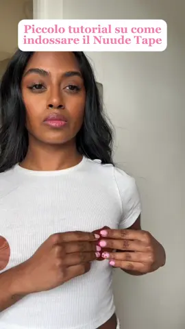 Effetto super push up grazie a Nuude Tape #fashiontape #tapetutorial #fyp 