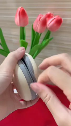 “Kính râm gập gọn siêu tiện lợi, thiết kế thời trang, chống tia UV bảo vệ mắt tối đa 🌞. Chất liệu PC bền đẹp, dễ dàng gấp lại bỏ túi hoặc để trong hộp đựng sang chảnh kèm theo. Mua 1 tặng 1, freeship tận nhà 🚚 – vừa đẹp vừa tiết kiệm!”#mtdongho88 #xuhướng #kinhgapgon 