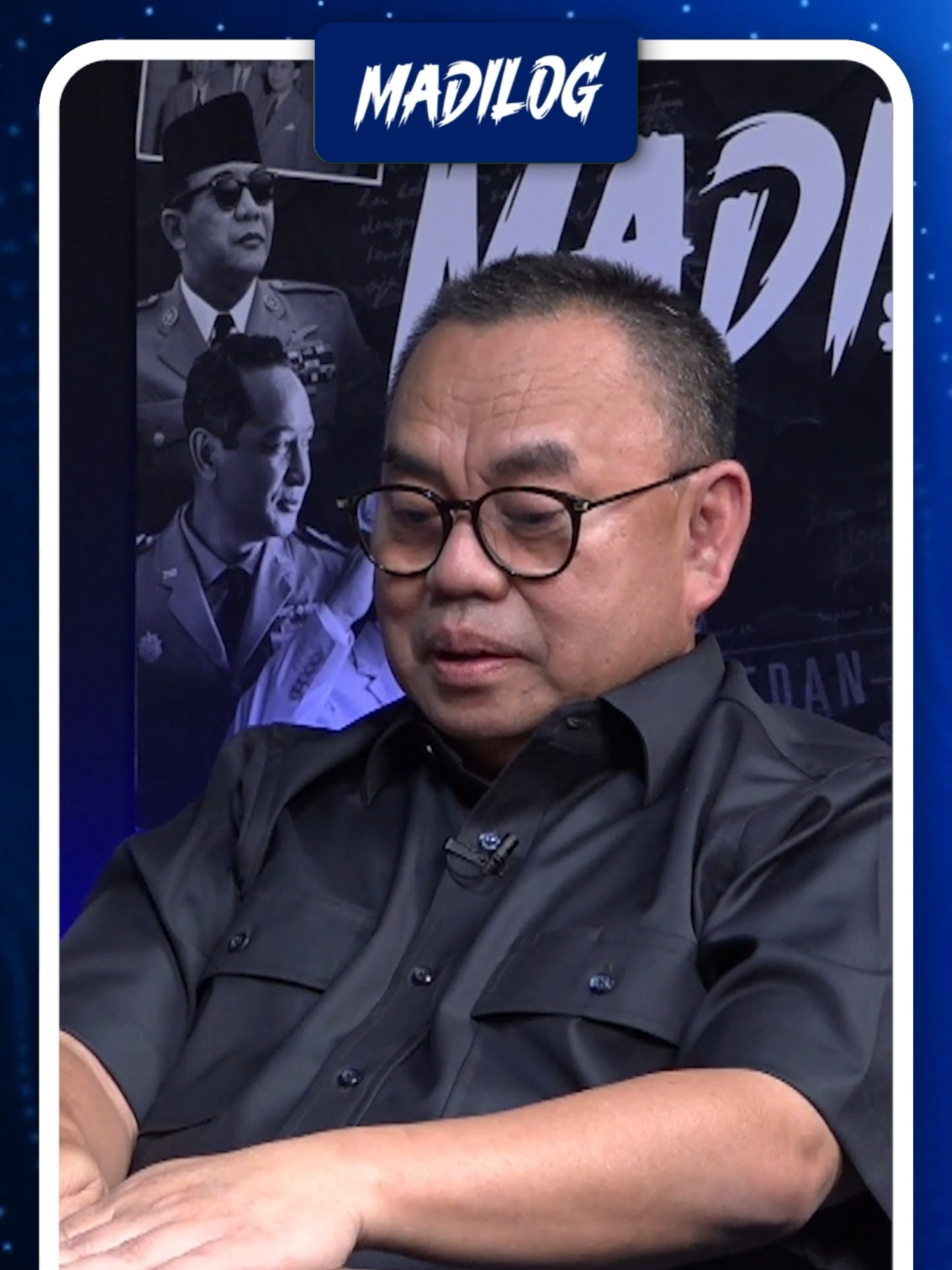CERITA SUDIRMAN SAID TERTIBKAN TAMBANG DI ERA JOKOWI Menteri Energi dan Sumber Daya Mineral (ESDM) 2014-2016 Sudirman Said bercerita pengalamannya memberantas mafia migas dan tambang ilegal. Ia juga mengungkapkan kekecewaannya terhadap pemerintahan Presiden ke-7 Joko Widodo (Jokowi). Menurutnya, salah satu penyebab carut-marut Indonesia adalah kegagalan pemerintahan Jokowi. Bagaimana cerita Sudirman Said menertibkan tambang ilegal? Apa jawaban Sudirman Said ketika diminta Jokowi memberantas mafia migas? Bagaimana pandangan Sudirman Said terhadap kondisi Indonesia saat ini? Podcast Madilog Forum Keadilan berikut ini mengupas pemikiran-pemikiran kritis Sudirman Said.* Host: Host: Indra J Piliang - Sejarawan Narasumber: Sudirman Said - Menteri Energi dan Sumber Daya Mineral 2014-2016 #sudirmansaid #jokowi #izinpertambangan #tambangilegal #mafiamigas #esdm #menteriesdm #pemerintahjokowi #politikindonesia #madilog #podcastindonesia #forumkeadilan #rizachalid