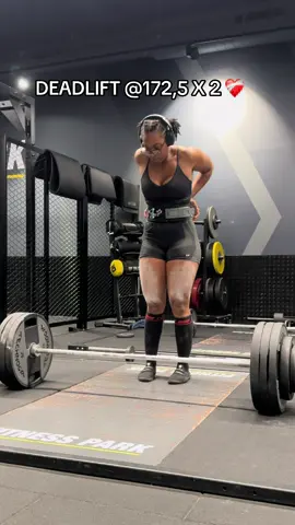 Le dos va mieux Dieu merci 🙇🏽‍♀️❤️‍🩹 #deadlift #GymTok #fyp #girlswholift #powerlifting  #AAALASPARATUCURRO 