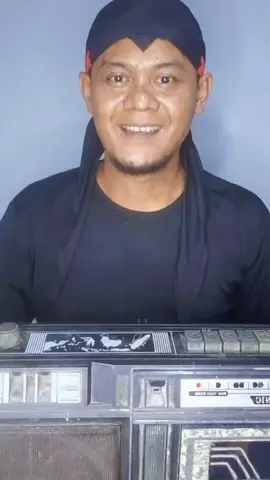perbedaan berita luar negeri dengan berita dalam negeri