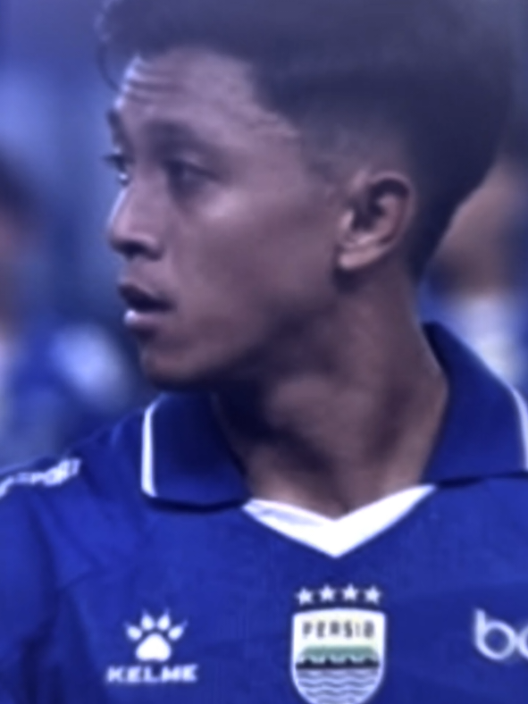 bow is back 🫵🏻😜 #show #febrihariyadi #persibbandung #persibday #fyp 