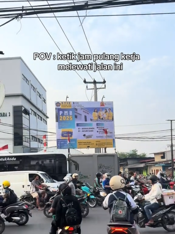 Ada yang suka lewat sini juga gak 😁 #tambun #tambunselatan #jalanantambun #macet #pulangkerja #cibitung #cikarang #kampungutan #kalimalang #kotabekasi #bekasi #fypp #fyppppppppppppppppppppppp #masukberanda #jangkauanluas #dji 