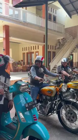 Week-End Riding—Edisi manasi mesin motor untuk persiapan agenda minggu jadul di halaman kantor Kecamatan Kartoharjo, Magetan.  Ayoo dulur-dulur khususnya warga Magetan besok jangan lupa rapatkan barisan untuk agenda minggu jadul di halaman kantor Kecamatan Kartoharjo !!!  Semangat 45, MERDEKAA !!! ✊🏻✊🏻 `#SiapapunBisaMenjadiApapun` __________________________ > #MesinTuaSemangatMuda #Riding #SahabatRakyat #BersamaUntukRakyat #PolitisiMuda #PDIPerjuangan #PDIPerjuanganJatim 